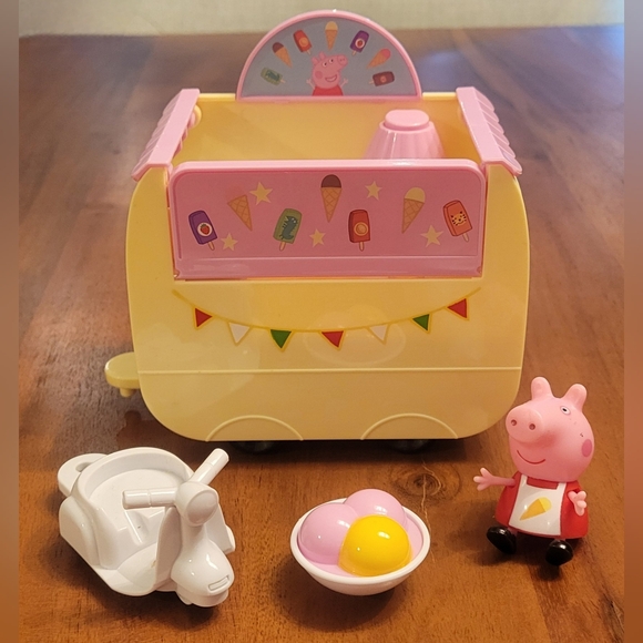 Peppa Pig Ice Cream Van Caravan with Figure - Picture 4 of 10